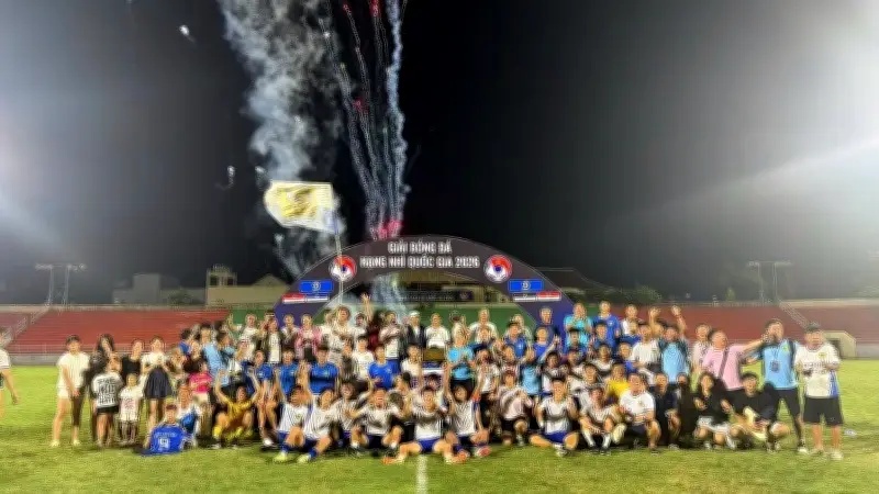 Huế thăng hạng Nhất Quốc gia sau chiến thắng 3-0 trước Lâm Sơn