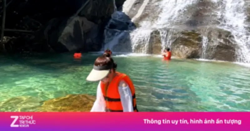 Huế tạm dừng nhiều điểm tắm suối sau vụ du khách gặp nạn