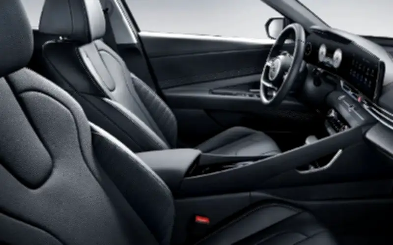 Hyundai Accent 2024 giá 350 triệu thiết kế thể thao, rộng ngang Honda Civic