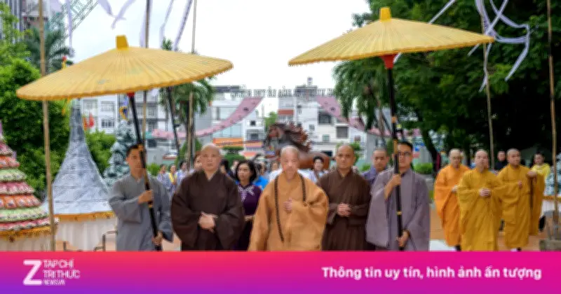 Đại lễ cầu siêu các liệt sĩ tại công viên Lê Thị Riêng diễn ra trang nghiêm