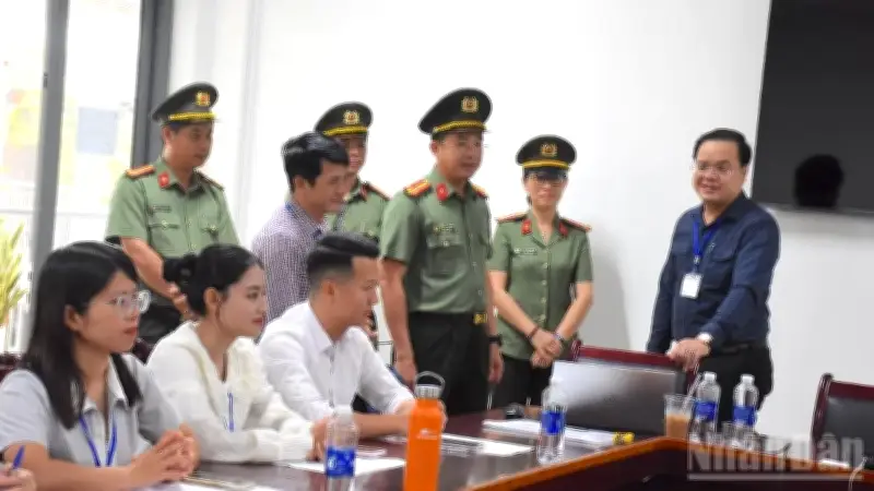 Đại tá Nguyễn Đại Đồng kiểm tra an ninh các điểm thi tốt nghiệp THPT tại Đà Nẵng