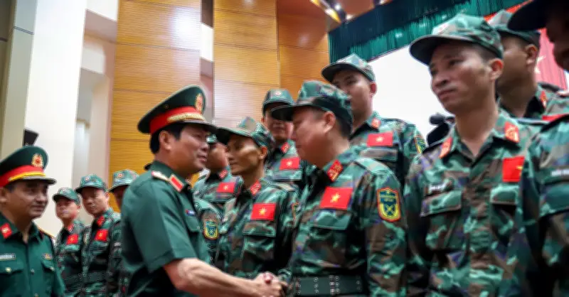 Đại tướng Nguyễn Tấn Cương động viên 82 chiến sĩ sang Venezuela cứu hộ