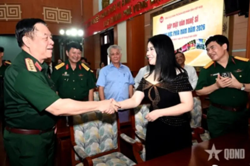 Đại tướng Nguyễn Trọng Nghĩa gặp mặt văn nghệ sĩ phía Nam năm 2026