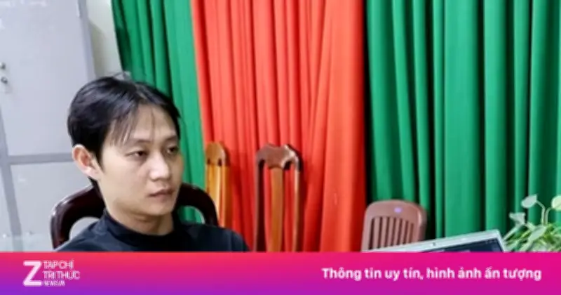 Đối tượng thu tiền bảo kê tiếp viên karaoke ra đầu thú sau lệnh truy nã