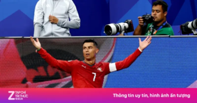 Ibrahimovic bất ngờ trước tuyên bố 'trở lại' của Ronaldo