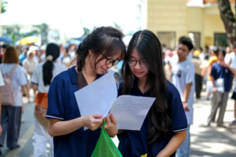 Điểm chuẩn lớp 10 trường chuyên Khoa học Xã hội và Nhân văn năm 2026-2027