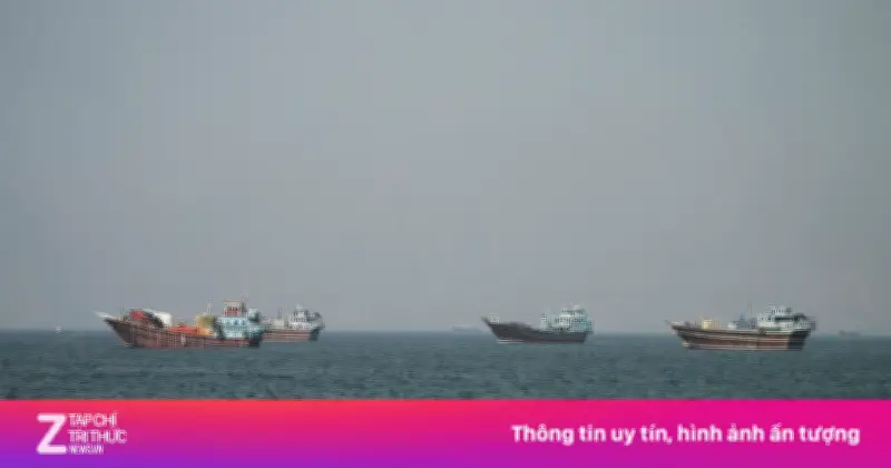 IMO tạm dừng sơ tán 600 tàu ở eo biển Hormuz sau vụ tấn công