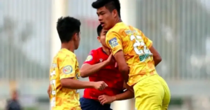 Đinh Quang Kiệt: Trung vệ 1,95m của HAGL sẵn sàng cạnh tranh ở đội tuyển Việt Nam