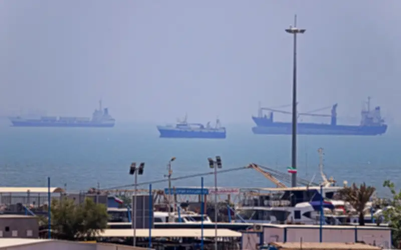 Iran đóng eo biển Hormuz để phản ứng Israel tấn công Lebanon