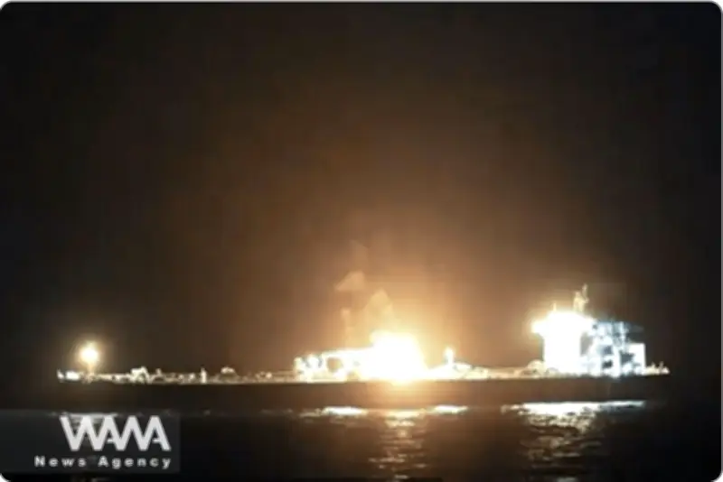 Iran tấn công 2 tàu hàng ở eo biển Hormuz, cảnh báo biến khu vực thành 'địa ngục'