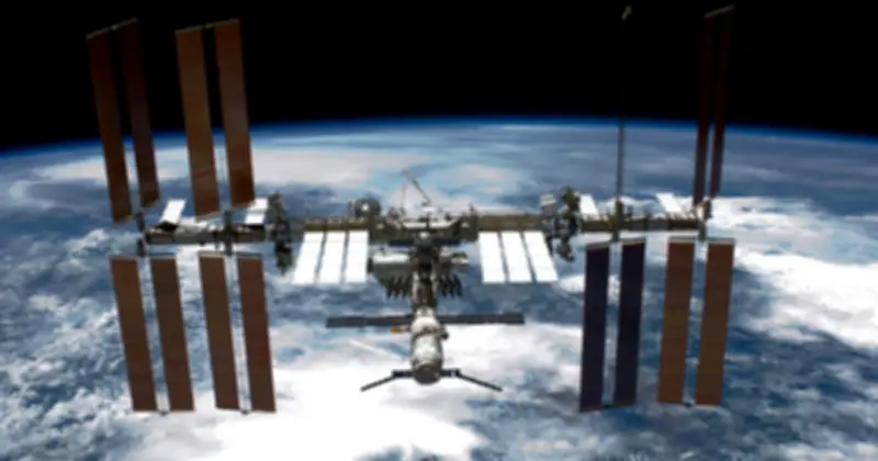 ISS không gặp nguy hiểm sau sự cố rò khí tại module Zvezda