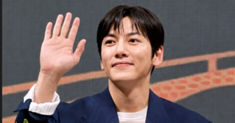 Ji Chang Wook gây ấn tượng với phong thái thân thiện tại DANAFF Đà Nẵng