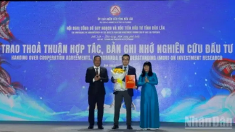 Đắk Lắk và Central Retail ký kết đầu tư 800 tỷ đồng xây trung tâm thương mại