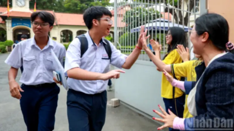 Kỳ thi lớp 10 tại TP.HCM: Thí sinh tự tin bước vào môn cuối