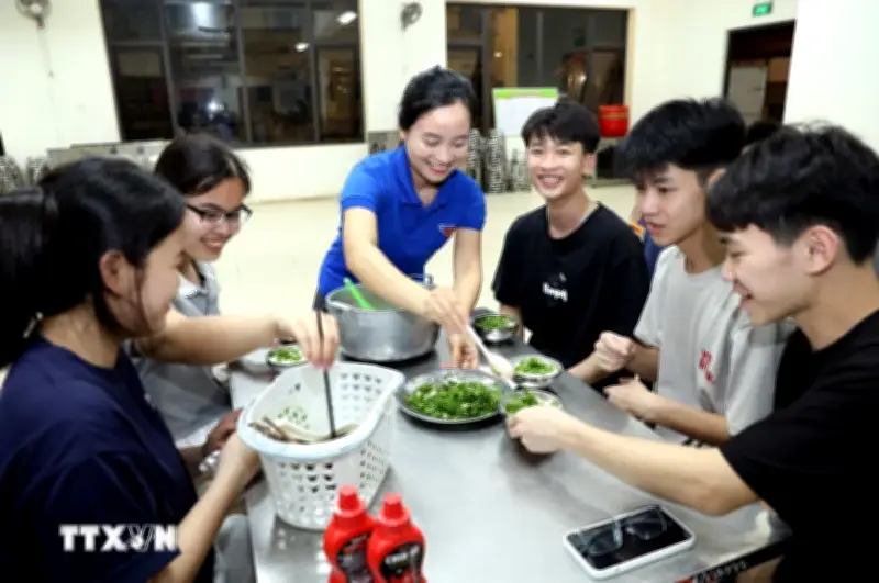 Kỳ thi tốt nghiệp THPT: Nơi chào nghĩa tình tiếp sức thí sinh xứ Lạng