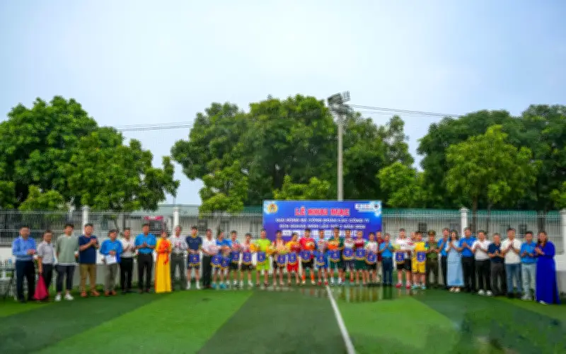 Khai mạc giải bóng đá Công đoàn KCN Quang Minh 2026 với 16 đội tham gia