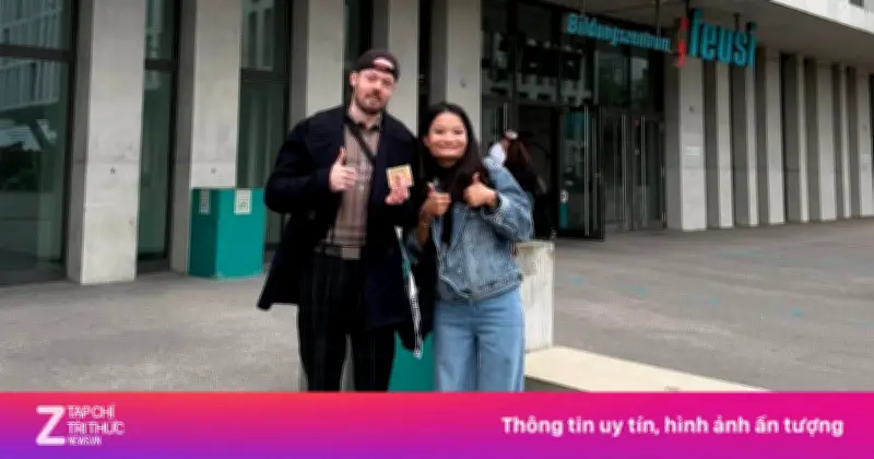Khách Việt nhận lại iPhone rơi xuống sông Aare ở Thụy Sĩ nhờ thợ lặn