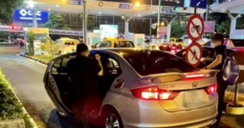 Khởi tố 12 bị can dùng thiết bị điện tử gian lận cước taxi