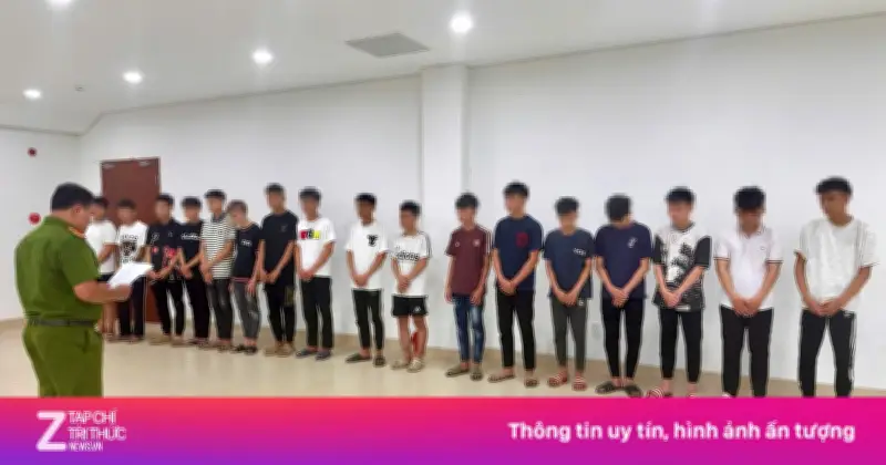 Khởi tố 14 thanh thiếu niên mang hung khí, lạng lách gây tai nạn ở Huế