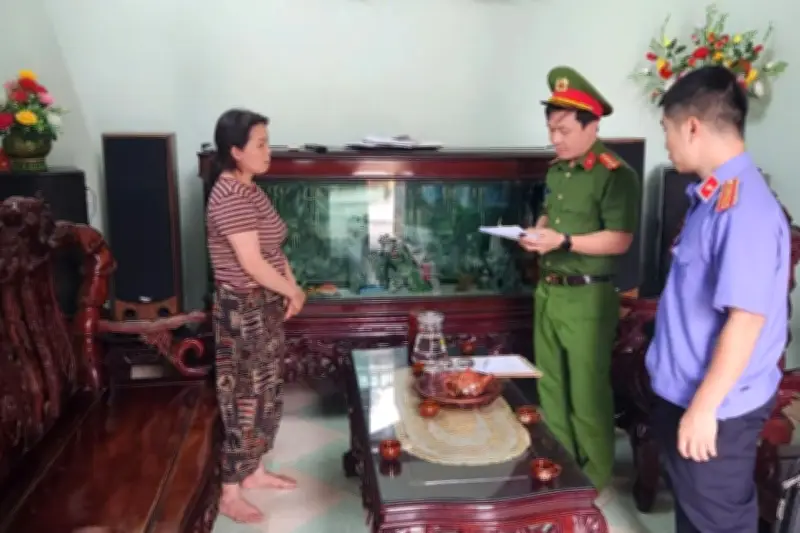 Khởi tố 3 đối tượng sản xuất hơn 2 tấn miến giả ở Hưng Yên