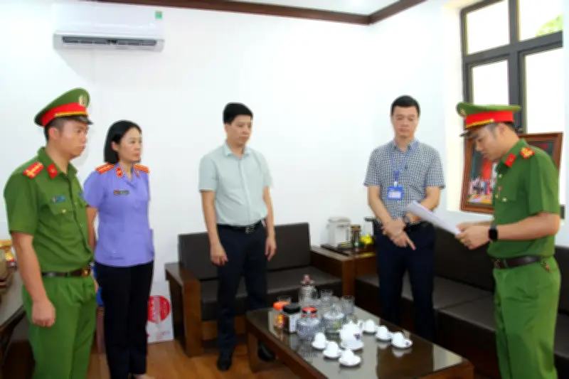 Khởi tố, bắt tạm giam nguyên Trưởng phòng Quản lý đô thị thành phố Lào Cai