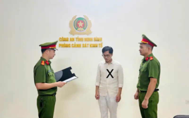 Khởi tố đối tượng kinh doanh giày dép giả mạo nhãn hiệu tại Ninh Bình