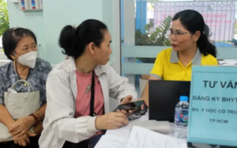Khám bệnh cuối tuần vẫn được BHYT thanh toán nếu đúng quy định