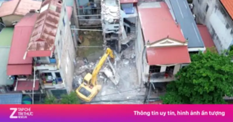 Khẩn cấp tháo dỡ 2 ngôi nhà sau sự cố đào móng ở Bắc Ninh