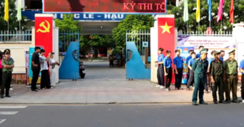 Khánh Hòa xác minh thí sinh mang tài liệu, điện thoại vào phòng thi