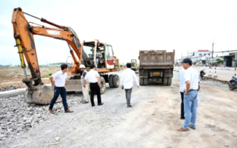 Kiểm tra chất lượng đá phong hóa tại dự án đường Lê Duẩn sau phản ánh