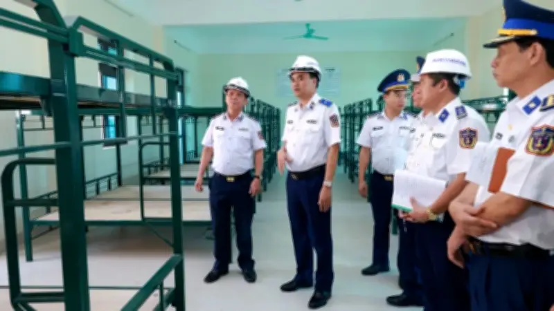 Kiểm tra công tác đào tạo hạ sĩ quan, chỉ huy tại Vùng Cảnh sát biển 1