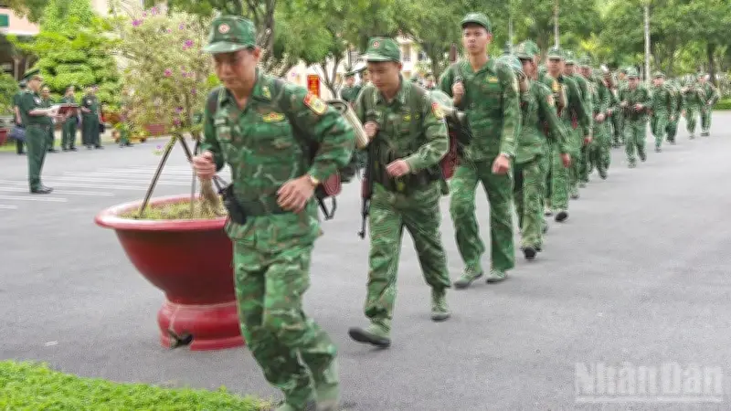 Kiểm tra toàn diện công tác biên phòng, củng cố thế trận toàn dân