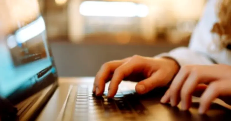 Lý do dân văn phòng vẫn chuộng chuột dù laptop có touchpad