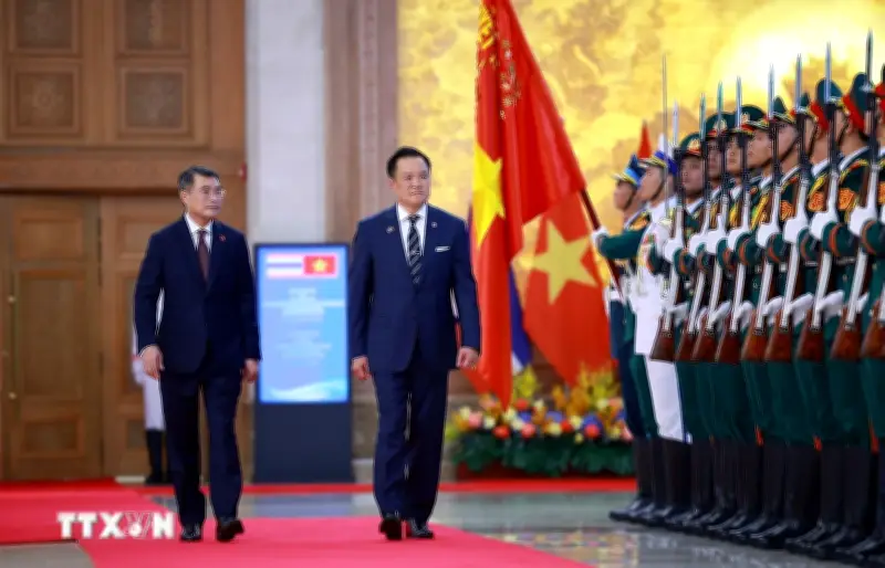 Lễ đón Thủ tướng Thái Lan Anutin Charnvirakul thăm chính thức Việt Nam