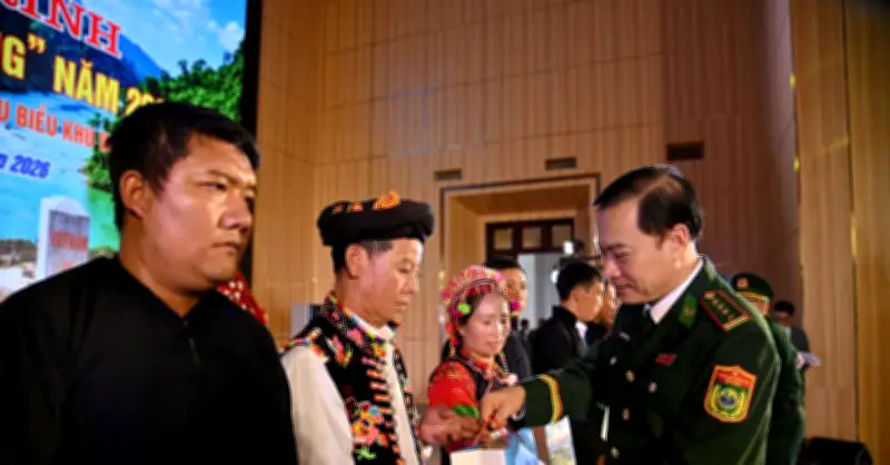 Lai Châu tôn vinh 130 trưởng bản, người có uy tín tiêu biểu năm 2026