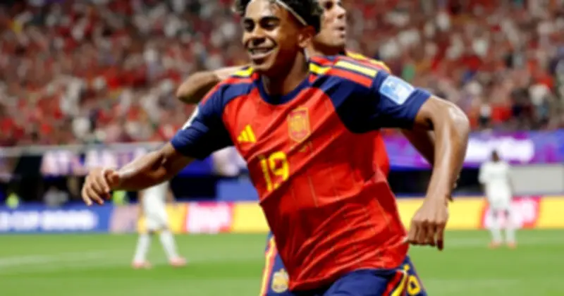 Lamine Yamal vượt kỷ lục Messi, giúp Tây Ban Nha thắng 4-0 Ả Rập Xê Út