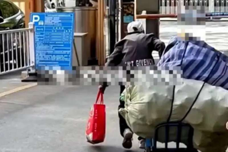 Lời cảm ơn bảo vệ và cụ bà nhặt phế liệu trong luận văn gây xúc động