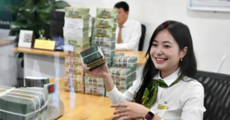 Lãi suất huy động Big4 cao nhất 6,8%/năm, Vietcombank có gói 7,4%