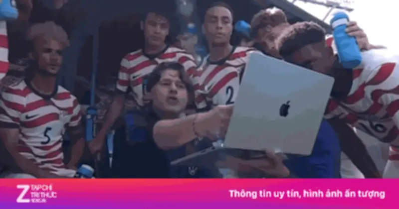 Lần đầu tiên HLV được dùng laptop chỉ đạo tại World Cup 2026