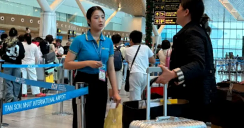 Lượng khách du lịch hè qua sân bay Tân Sơn Nhất gần bằng cao điểm Tết
