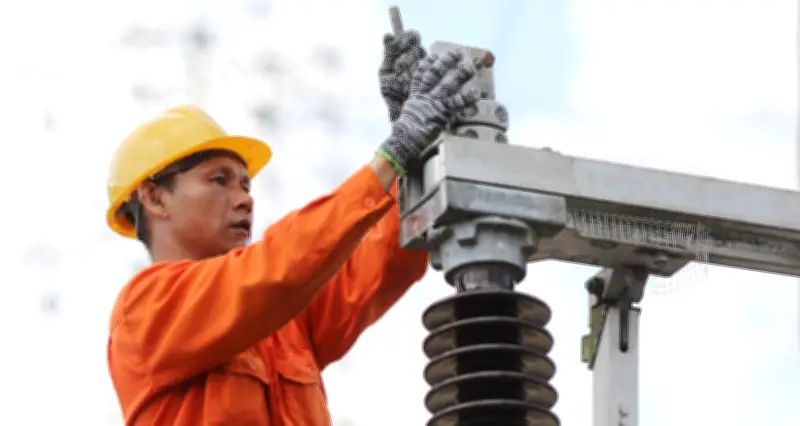 Lương trung bình 3.593 nhân viên công ty mẹ EVN là gần 480 triệu/năm