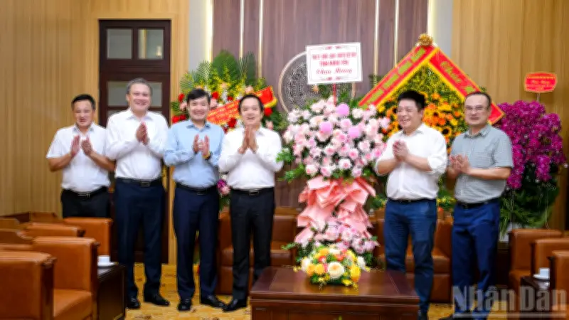 Lãnh đạo các bộ, ngành chúc mừng Báo Nhân Dân nhân 101 năm Báo chí Cách mạng