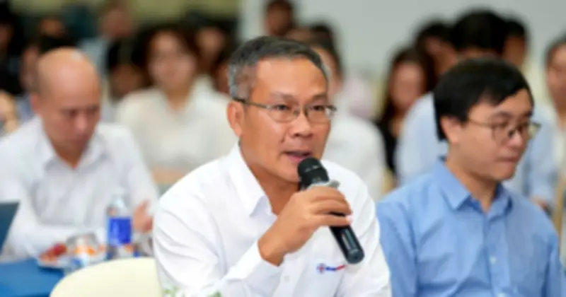 Lãnh đạo điện lực TP.HCM chia sẻ mô hình đầu tư điện mái nhà hiệu quả