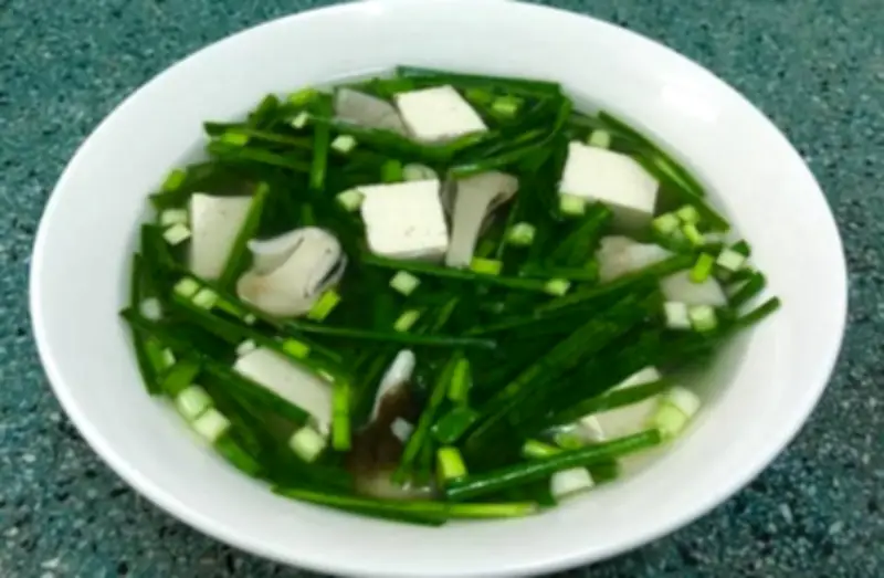 Loại lá được mệnh danh 'kháng sinh thực vật' nấu canh ngon, họng dịu, phổi sạch