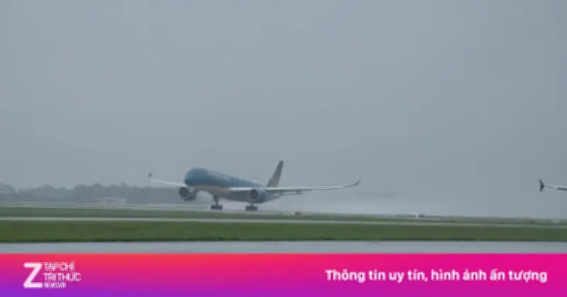 Loạt chuyến bay không thể hạ cánh ở Tân Sơn Nhất do thời tiết xấu