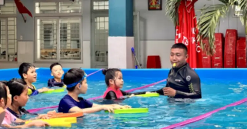 Lớp phổ cập bơi miễn phí 10 buổi cho trẻ em tại TP.HCM