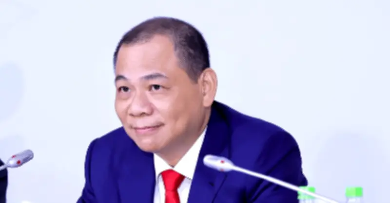 LPBank tặng 680.000 đồng mỗi nhân viên chào mừng tỷ phú Phạm Nhật Vượng