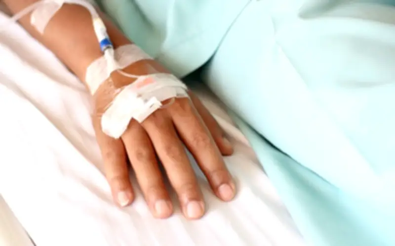 Mẹ lén cho con ăn xôi sữa trước mổ suýt gây biến chứng gây mê
