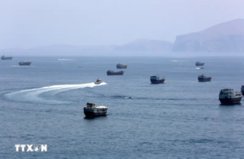 Mỹ và Iran tạm dừng giao tranh, nối lại đàm phán kỹ thuật