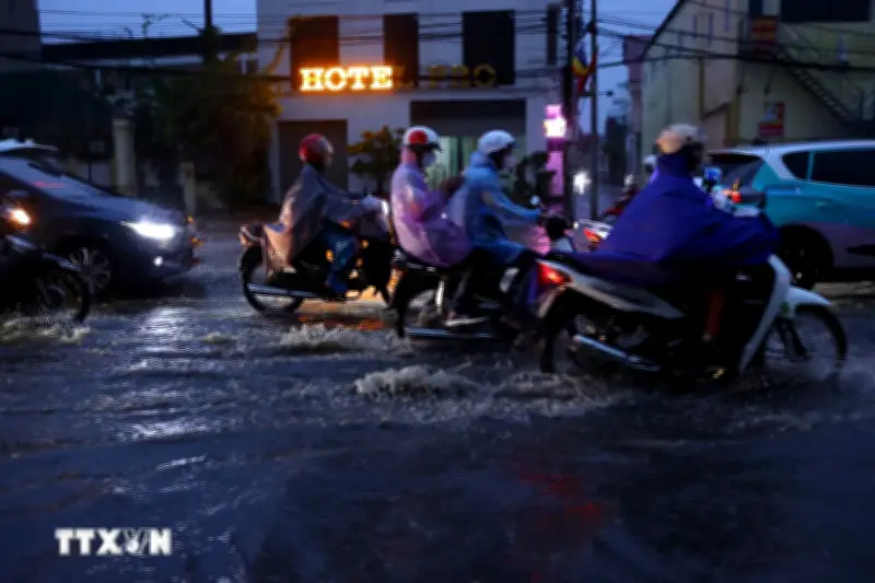Mưa lớn kèm lốc xoáy gây nhiều thiệt hại tại Đồng Nai